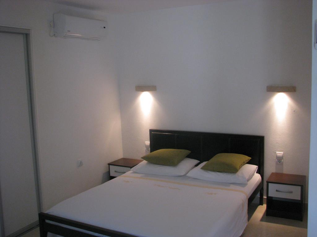 Apartments Blanka Zrnovo Kamer foto
