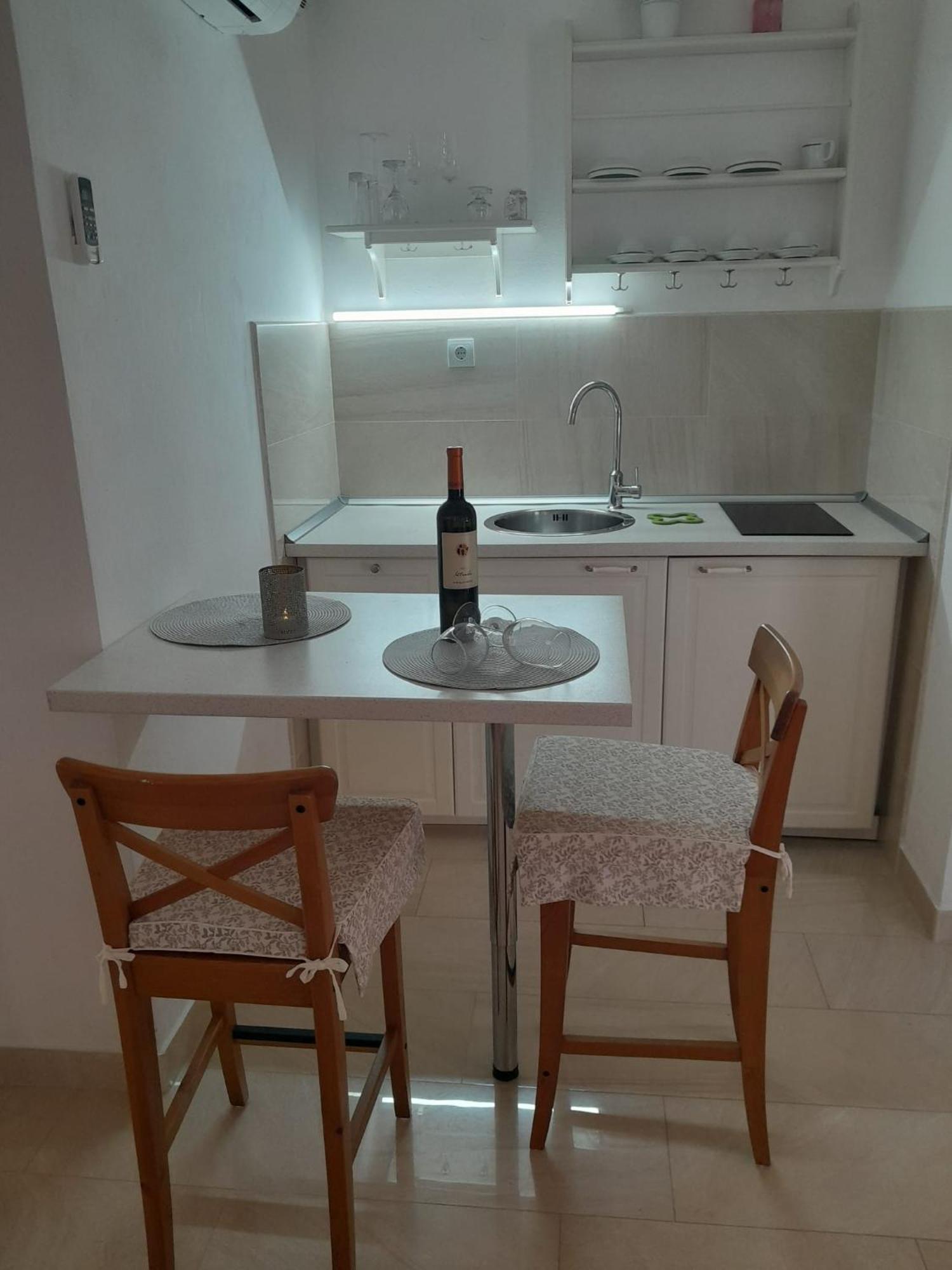 Apartments Blanka Zrnovo Buitenkant foto