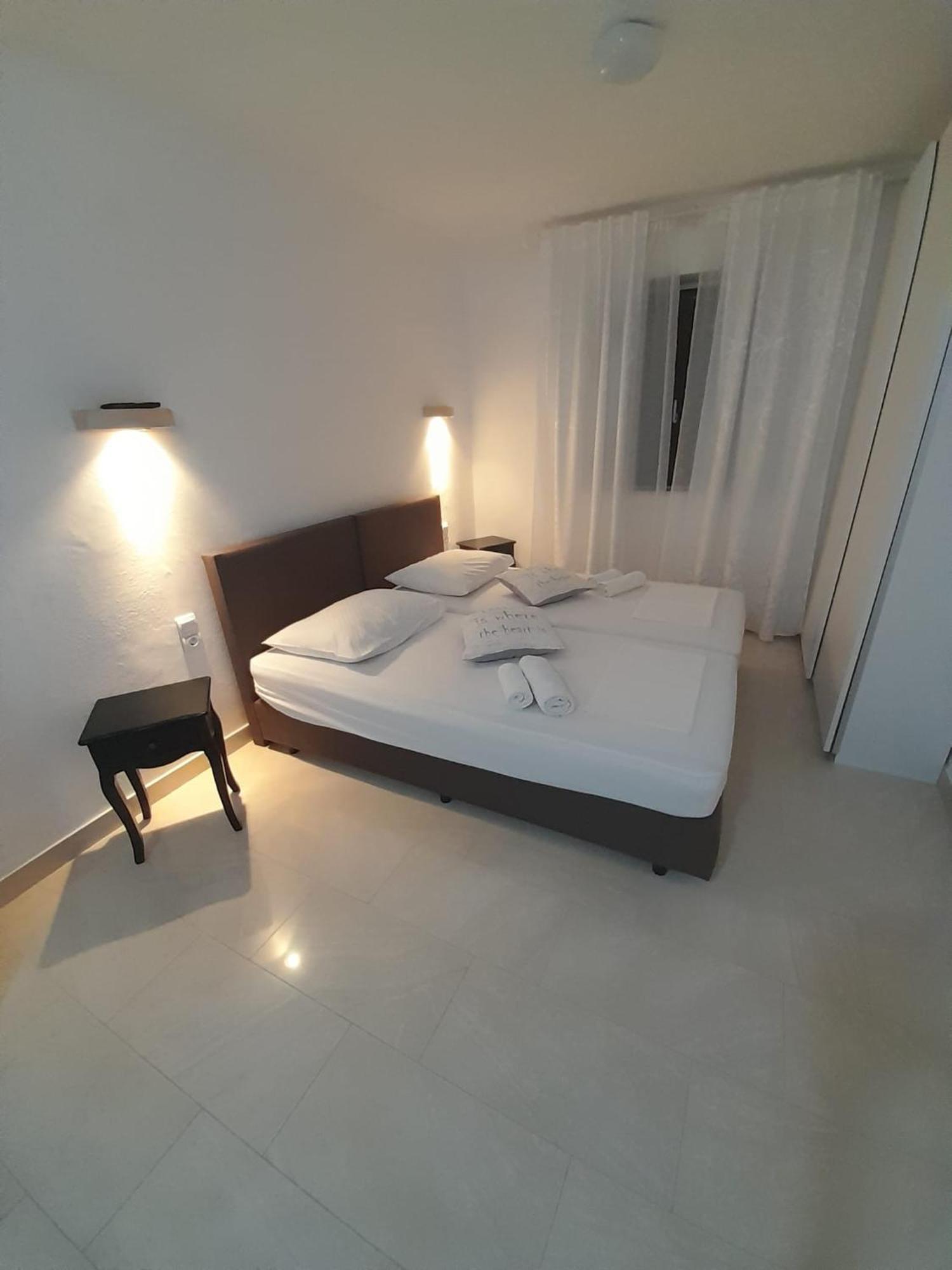 Apartments Blanka Zrnovo Buitenkant foto
