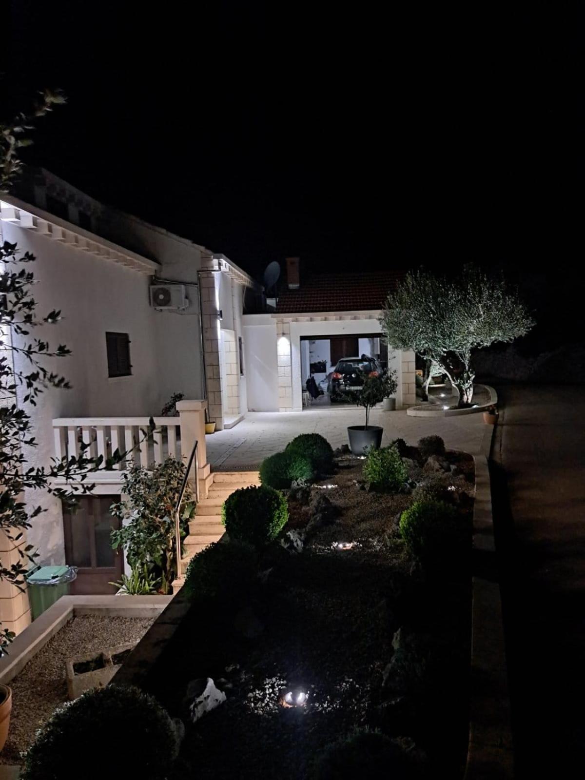 Apartments Blanka Zrnovo Buitenkant foto